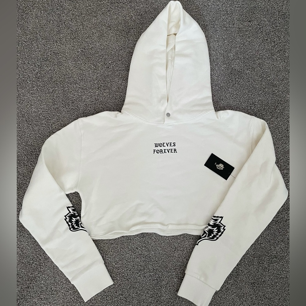 Darc Sport She Wolves Forever cropped pierce hoodie